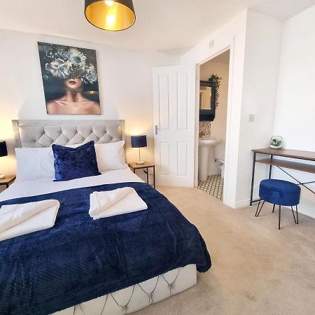 Modern & Spacious 3 Bedrooms And 2 Bathrooms Home, Free Parking! Кембридж Экстерьер фото
