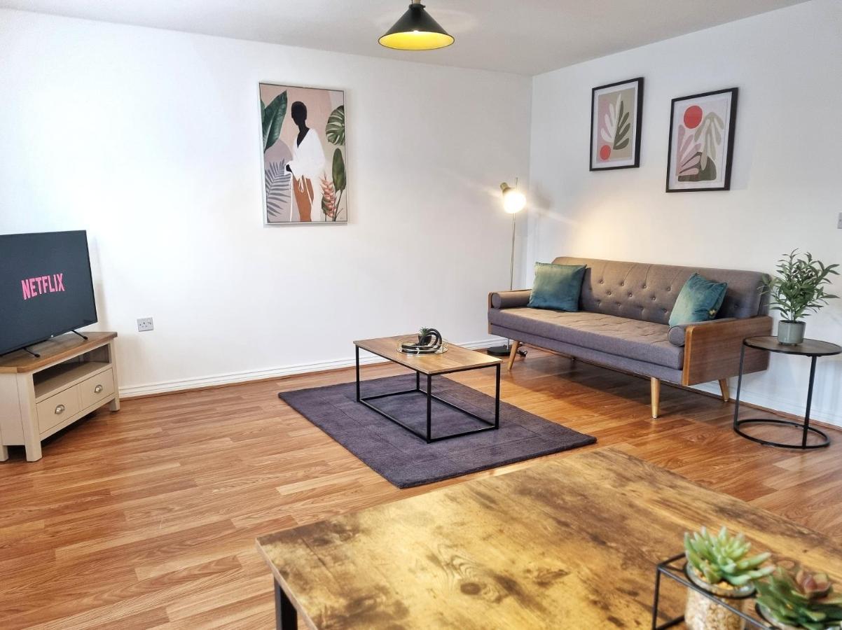 Modern & Spacious 3 Bedrooms And 2 Bathrooms Home, Free Parking! Кембридж Экстерьер фото