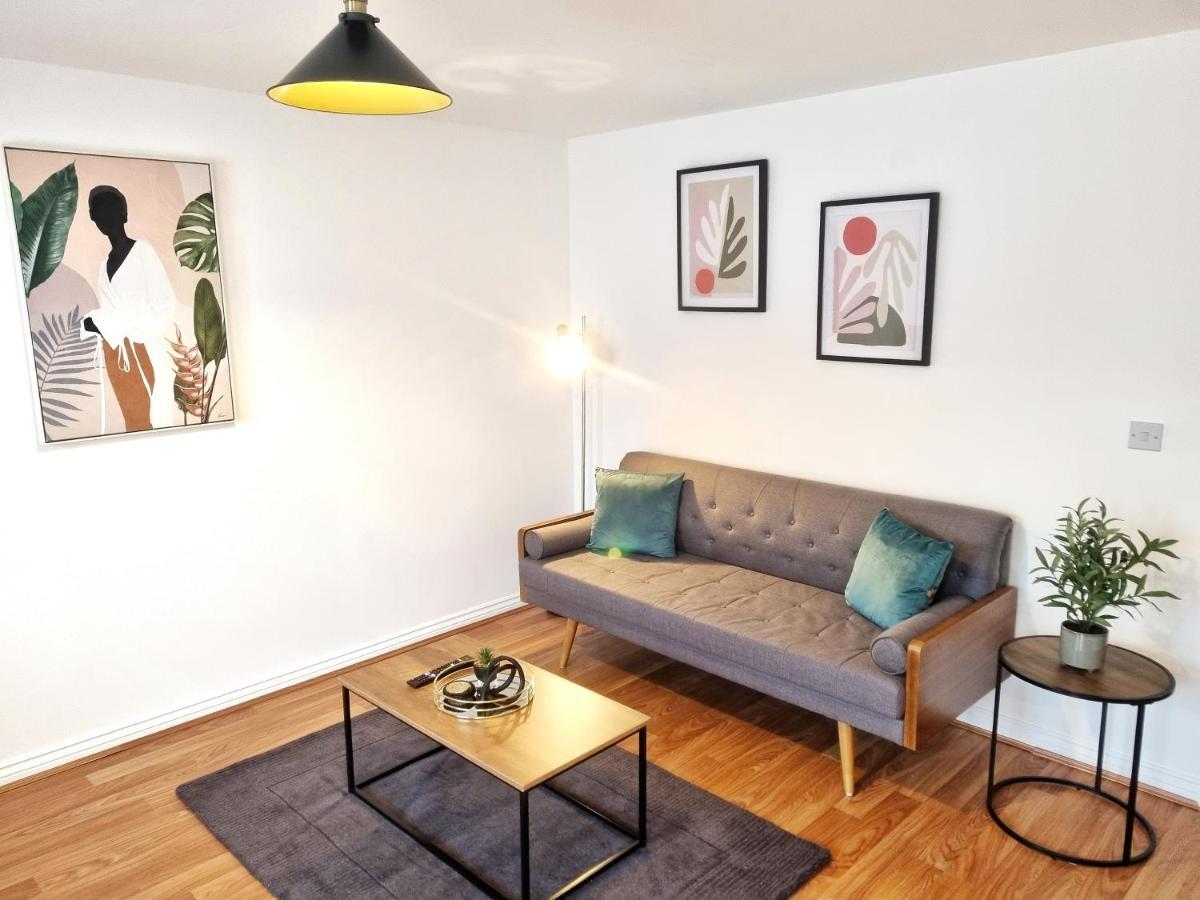 Modern & Spacious 3 Bedrooms And 2 Bathrooms Home, Free Parking! Кембридж Экстерьер фото
