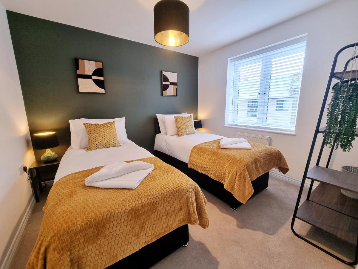 Modern & Spacious 3 Bedrooms And 2 Bathrooms Home, Free Parking! Кембридж Экстерьер фото