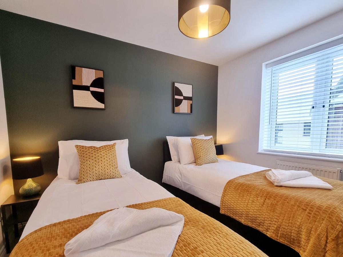 Modern & Spacious 3 Bedrooms And 2 Bathrooms Home, Free Parking! Кембридж Экстерьер фото