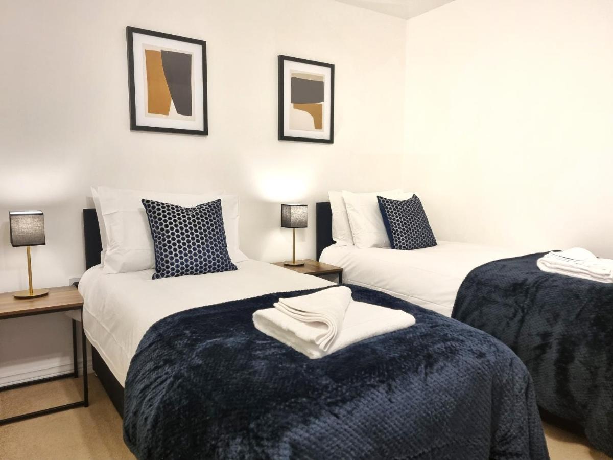 Modern & Spacious 3 Bedrooms And 2 Bathrooms Home, Free Parking! Кембридж Экстерьер фото