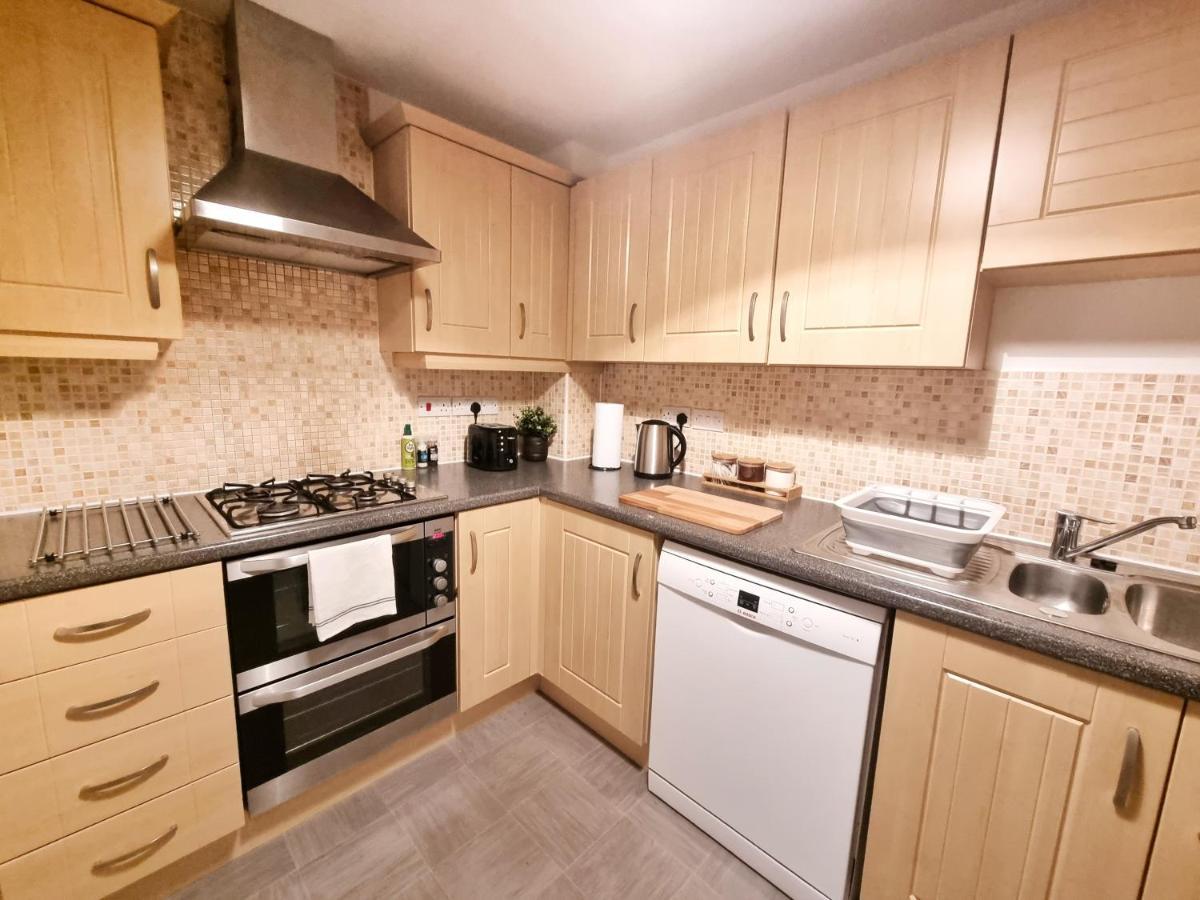 Modern & Spacious 3 Bedrooms And 2 Bathrooms Home, Free Parking! Кембридж Экстерьер фото